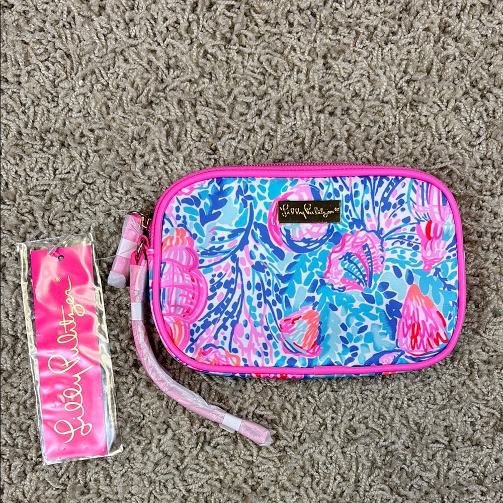 NWT Lilly Pulitzer treasure trove Gillie wristlet